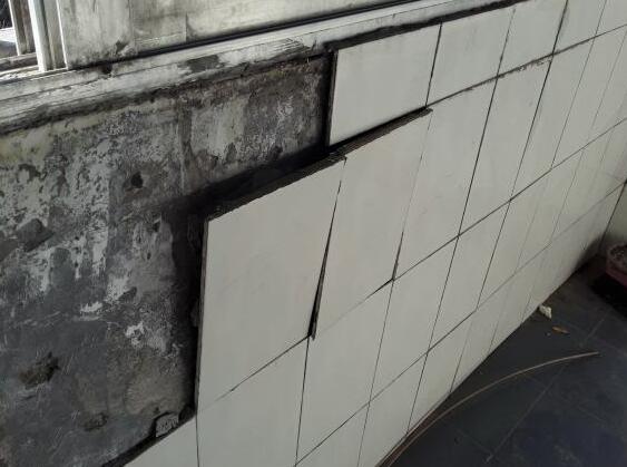 阳台墙砖空鼓的补救方法视频(阳台墙砖空鼓的补救方法视频讲解)