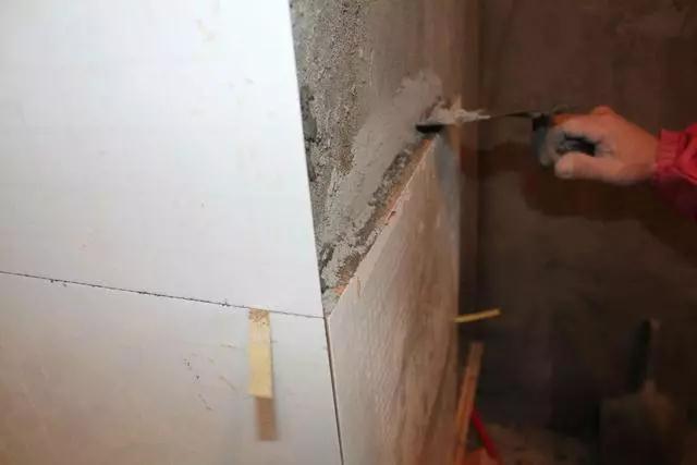 墙砖翘了怎么补救呢(墙砖翘起来是因为什么) 墙砖翘了怎么补救呢(墙砖翘起来是因为什么)